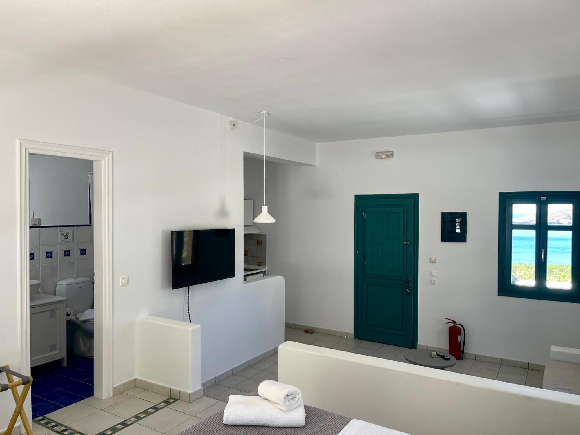 Lipsi Blue Hotel エクステリア 写真